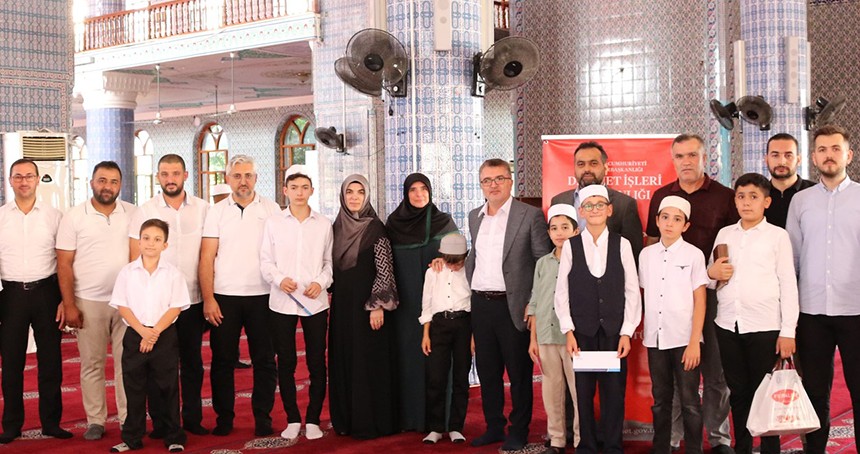 Depremzede öğrenci Kur'an-ı Kerim'i güzel okuma bölge birincisi oldu