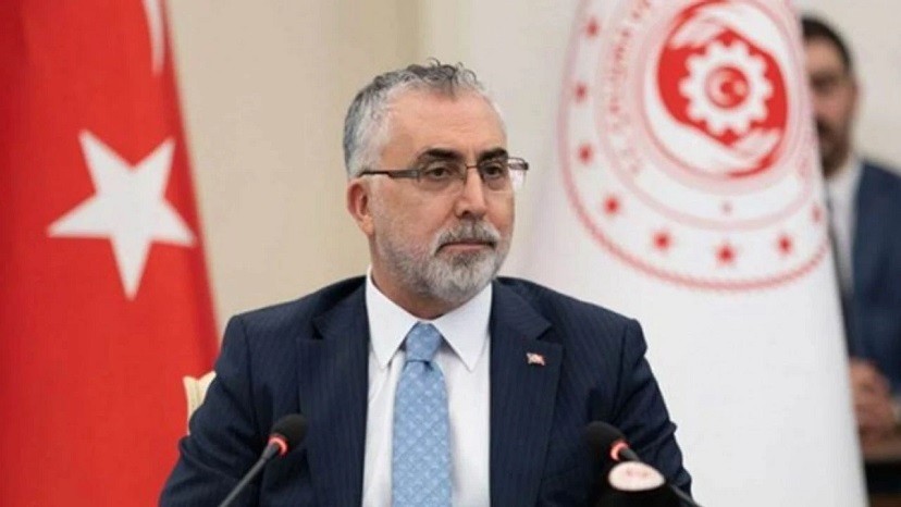 Çalışma saatlerine ilişkin açıklamayı bakan yaptı! "Böyle bir çalışmamız.."