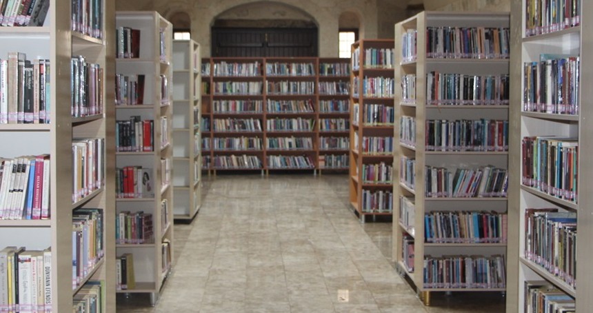 Kütüphaneler, yaşam boyu öğrenmeyi teşvik eden kurumlardır