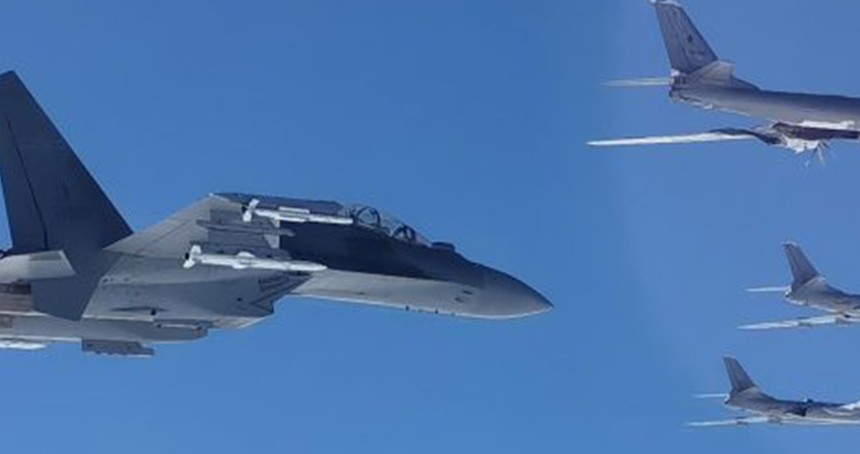 Çin ve Rus savaş uçakları stratejik hava devriyesi uçuşları yaptı