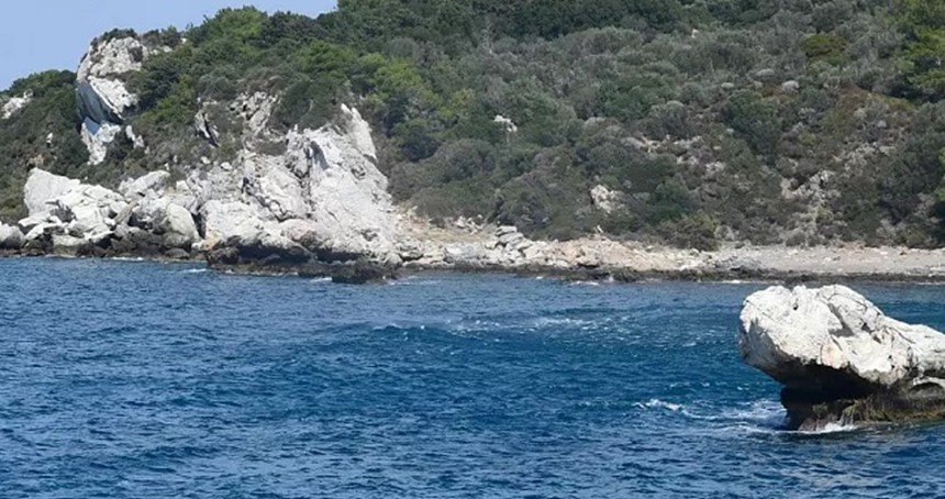 Girit açıklarında göçmenleri taşıyan bot battı: 1 ölü, çok sayıda kayıp
