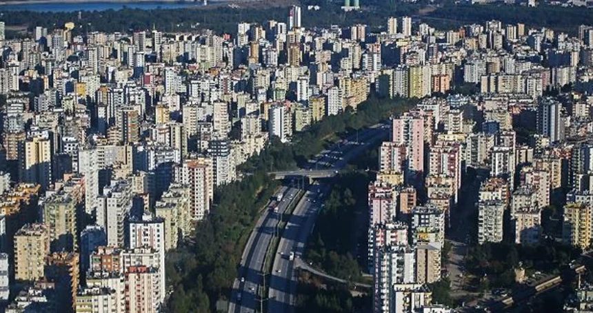 Konut fiyatları kasım ayında reel olarak düşmeyi sürdürdü