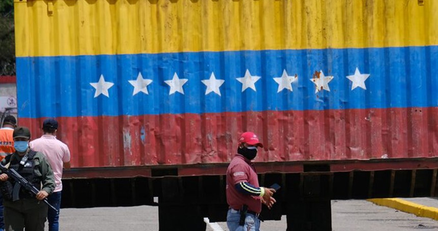 Venezuela, Kolombiya ile kara sınırını kapattı