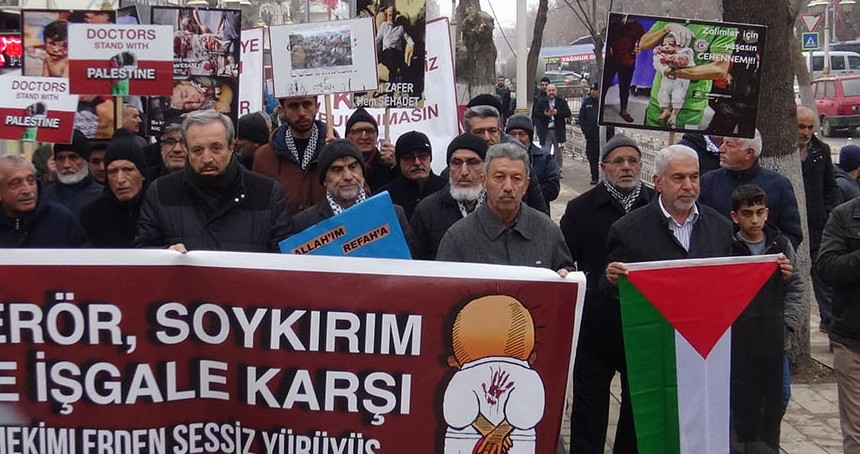 Hekimler ve sağlık çalışanları: Gazeteciler canları pahasına Gazze'yi terk etmeyip, soykırımı aktarmaya çalışıyorlar