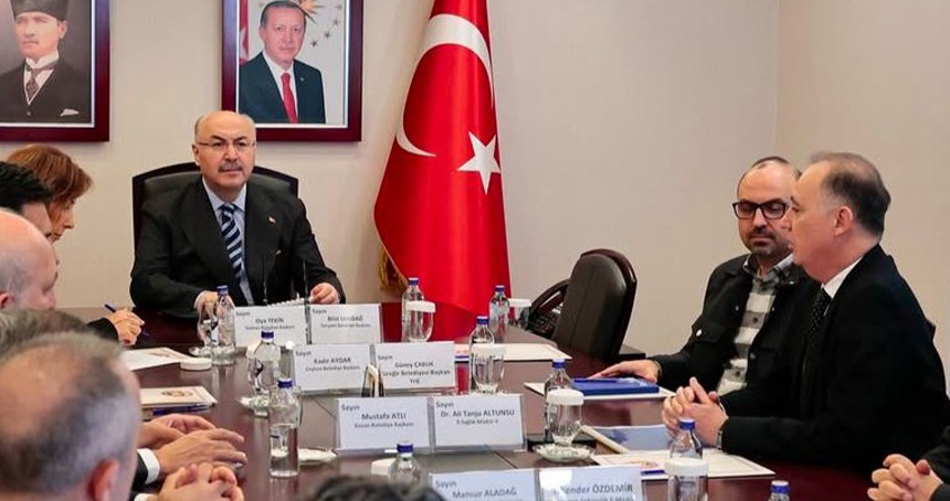 Vali Köşger: Sağlık hizmetlerine erişimi güçlendirmek hepimizin ortak sorumluluğu