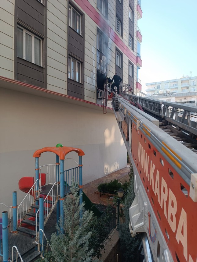 Mardin'de evde çıkan yangında maddi hasar oluştu