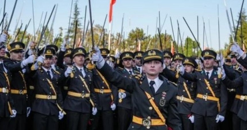 5 Teğmen'in ihraçlarında Şerh Tartışması: Üç Yıldızlı Komutan Detayı
