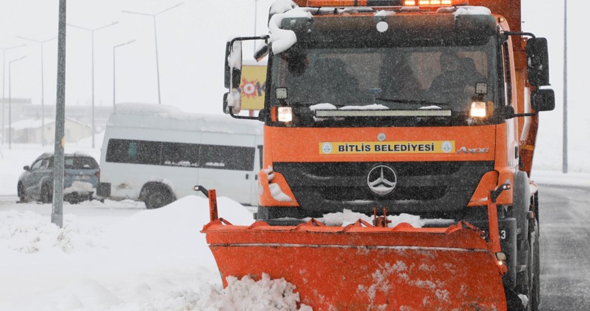 Bitlis’te 111 köy yolu ulaşıma kapandı