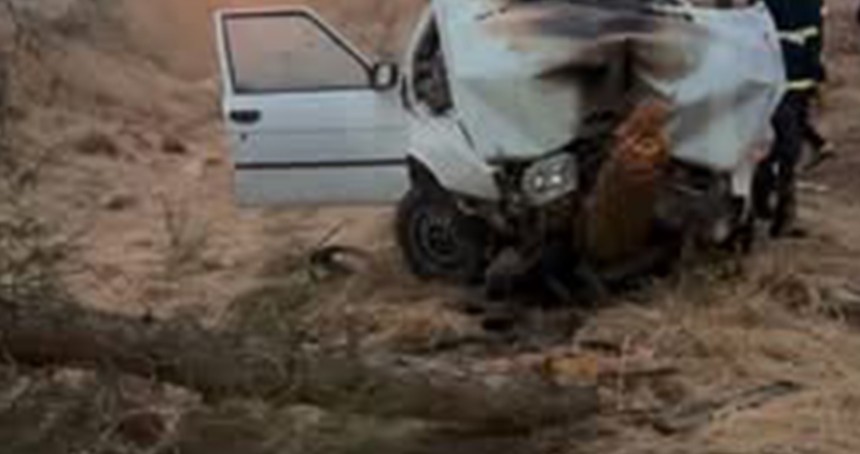 Şarampole devrilen otomobil alev aldı: 4 yaralı