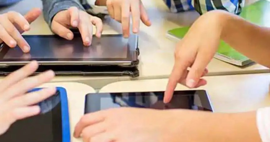 Uzmanlardan ailelere uyarı: Fazla YouTube izlemek, çocuğu sosyal hayattan izole ediyor!
