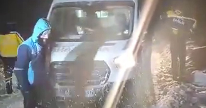 Ekipler karlı yolu aşarak hastaya ulaştı