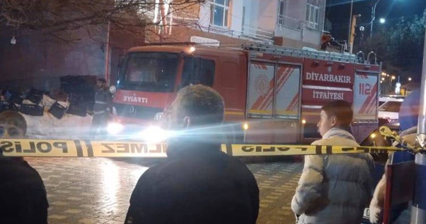 Şizofren hastası şahıs yaşadığı evi küle çevirdi