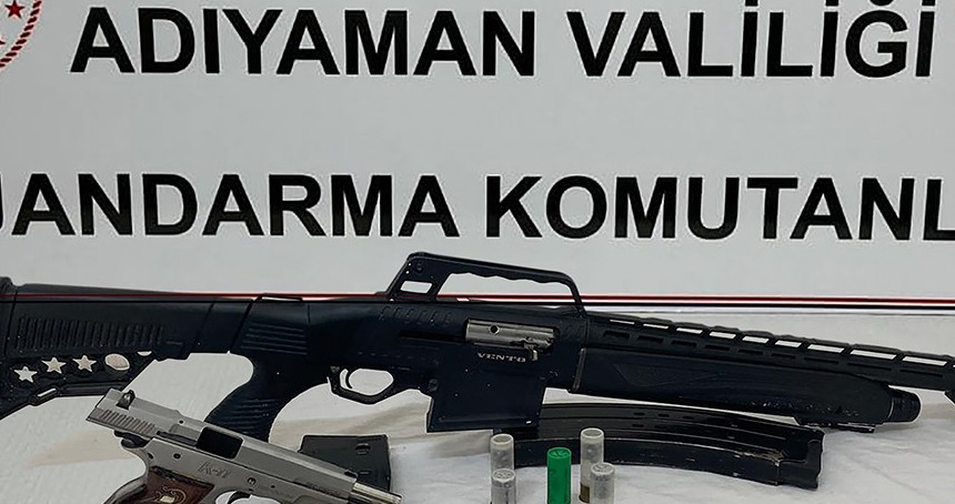 Evinde çalıntı tabanca bulunan şahıs yakalandı