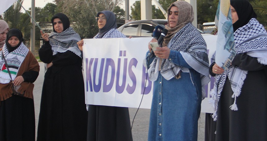 Eğitimci kadınlar ABD Konsolosluğu önünde işgal rejimini protesto etti
