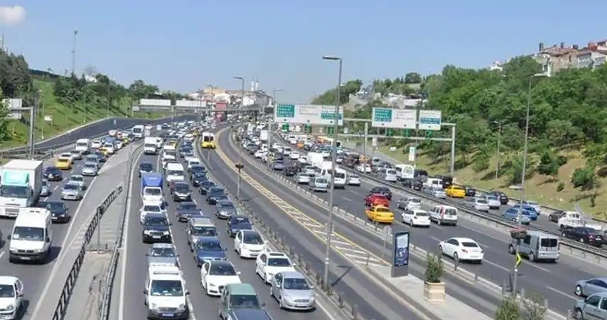 Ocakta trafiğe 165 bin 734 araç kaydedildi
