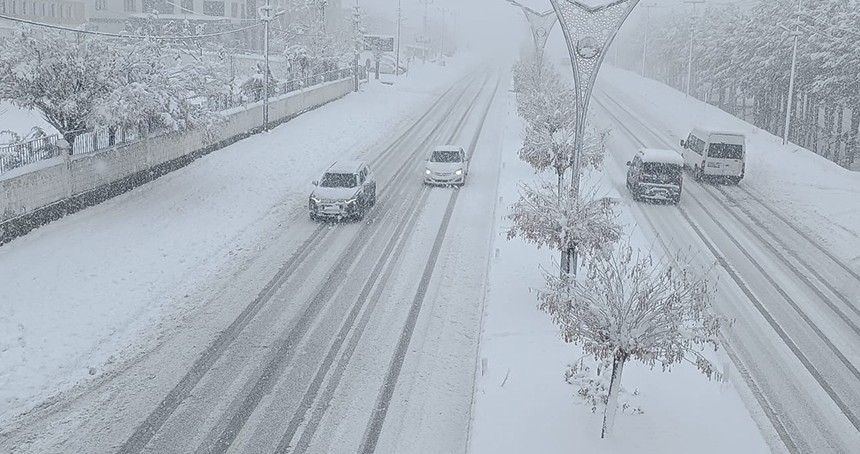 Bitlis’te 196 köye ulaşım sağlanamıyor