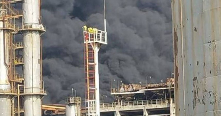 Azerbaycan'da petrol rafinerisinde yangın çıktı
