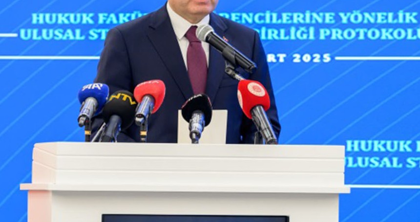 Bakan Tunç: Hukuk fakültesi öğrencilerine adliyede staj imkanı sağlıyoruz
