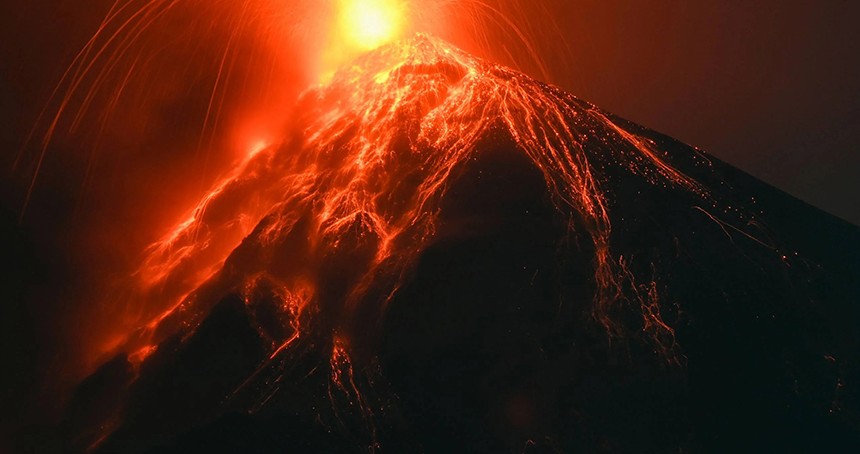 Guatemala'daki Fuego Yanardağı'da patlama