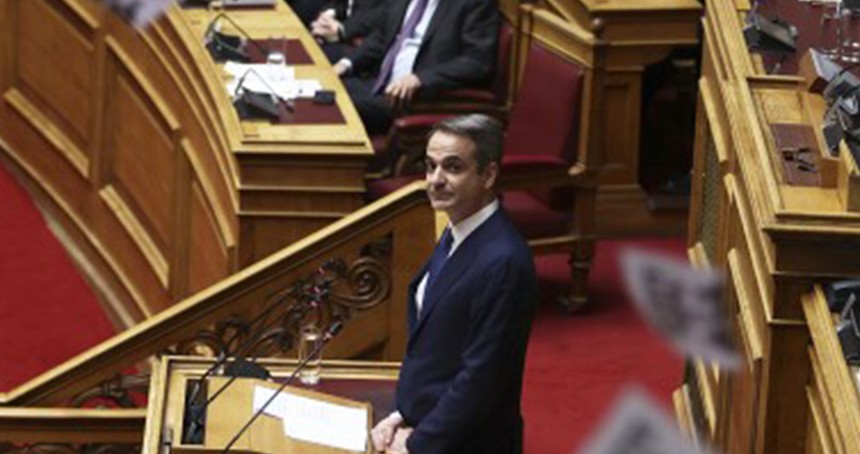 Miçotakis kabinesinde revizyona gitti