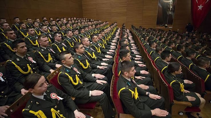 Askeri öğrenciler artık yatay geçiş yapamayacak!
