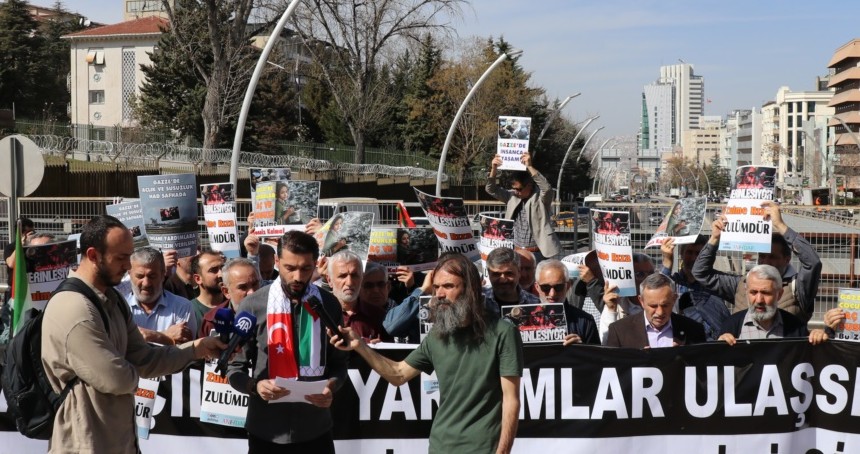 Mısır'ın Ankara Büyükelçiliği önünde "Gazze'de insani kriz sona erdirilsin" talebi