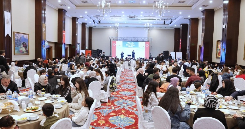 Mardin'de yetimler için program düzenlendi