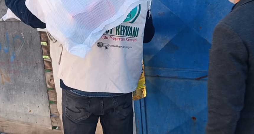 Kahramanmaraş Umut Kervanı'ndan ayni ve nakdi yardım