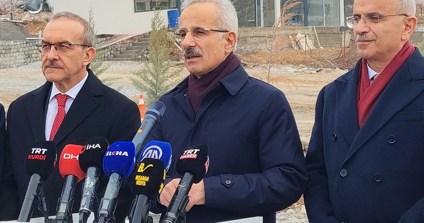 Bakan Uraloğlu: Deprem bölgesinde konut ve altyapı çalışmaları hızla tamamlanıyor