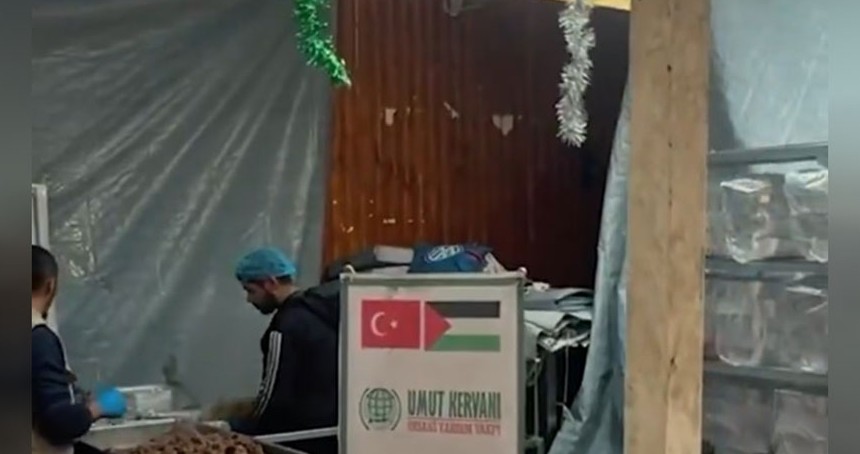 HÜDA PAR Elazığ Kadın Kolları Gazze'de 1000 kişiye iftarlık dağıttı