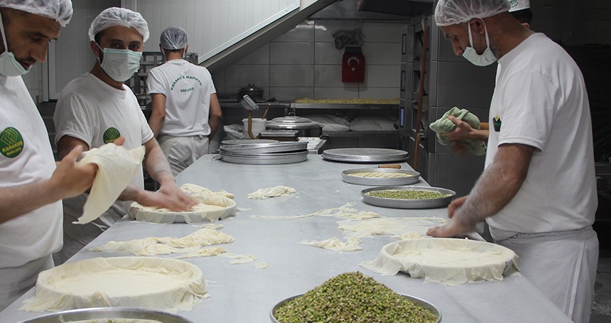 Baklava ustaları: Ramazanın bereketi işlerimize de yansıdı