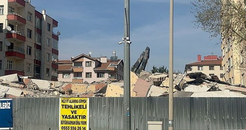 Konya’da tahliye edilen 6 katlı bina çöktü