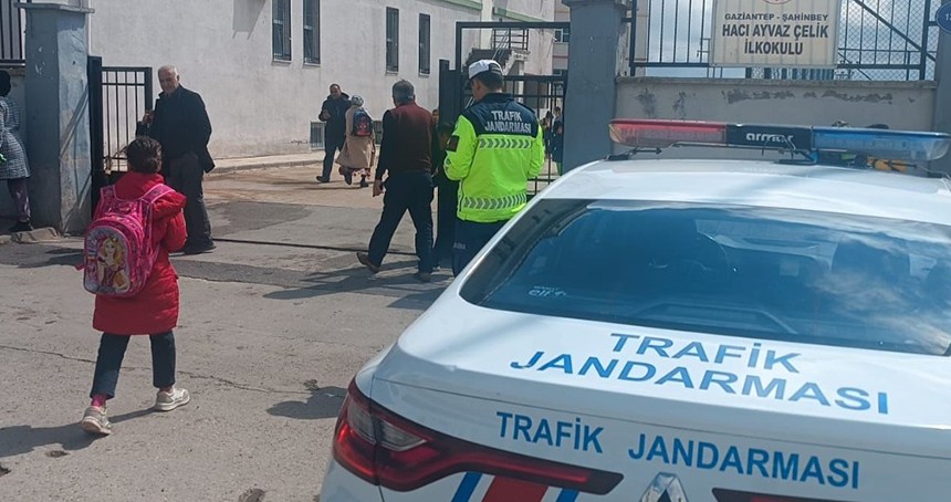 Gaziantep'te "Huzurlu Okul Önleri ve Huzurlu Sokaklar Uygulaması" gerçekleştirildi