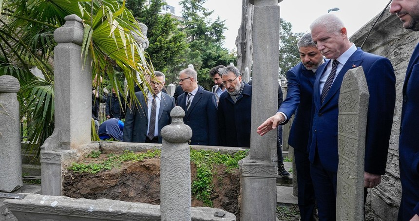 İstanbul Valisi Gül, zarar gören Şehzadebaşı Camii'nde incelemelerde bulundu