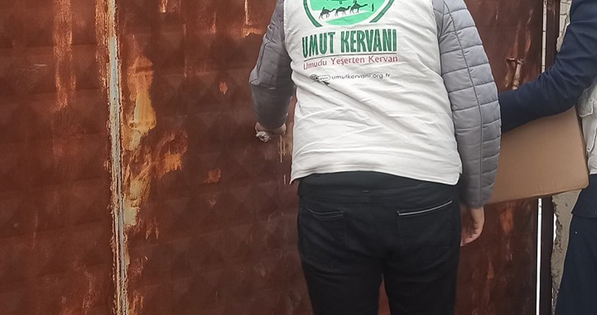 Umut Kervanı’ndan Erciş’te bayram yardımı