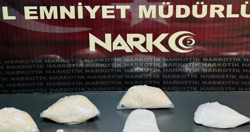 Batman'da araçta 4 kilo metamfetamin ele geçirildi
