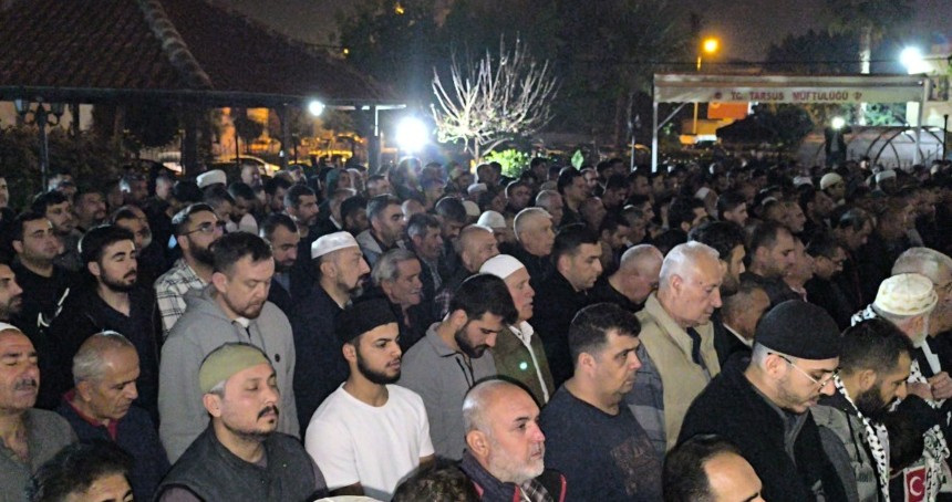Filistin için gıyabi cenaze namazı kılınıp, basın açıklaması düzenlendi
