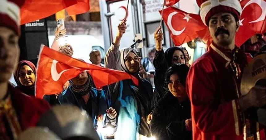 Topkapı Sarayı'ndan Ayasofya'ya "Kadir Alayı" yürüyüşü