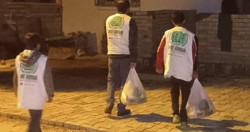 Umut Kervanı İdil’de muhtaç ailelere yardım ulaştırdı