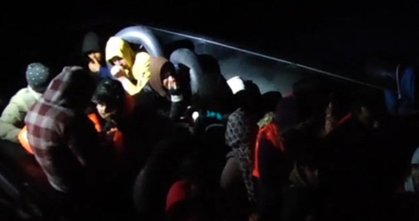 Çanakkale açıklarında 32 düzensiz göçmen yakalandı