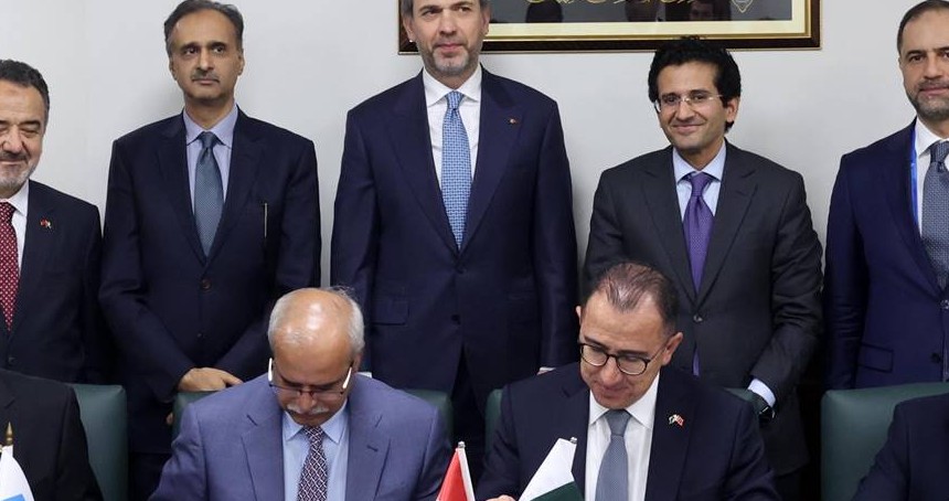 Bakan Bayraktar, Pakistan Petrol Bakanıyla görüştü
