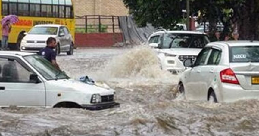 Hindistan'da şiddetli yağışlar nedeniyle 84 kişi öldü