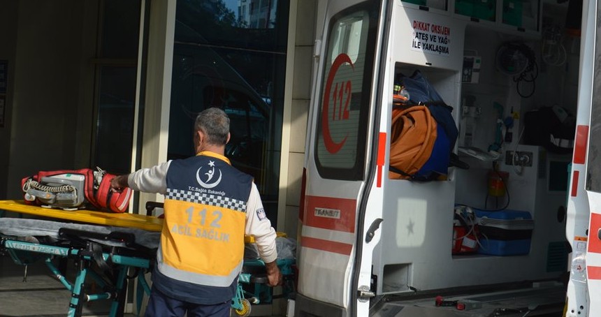Siirt'te şarampole devrilen otomobilde 2'si çocuk 3 kişi yaralandı