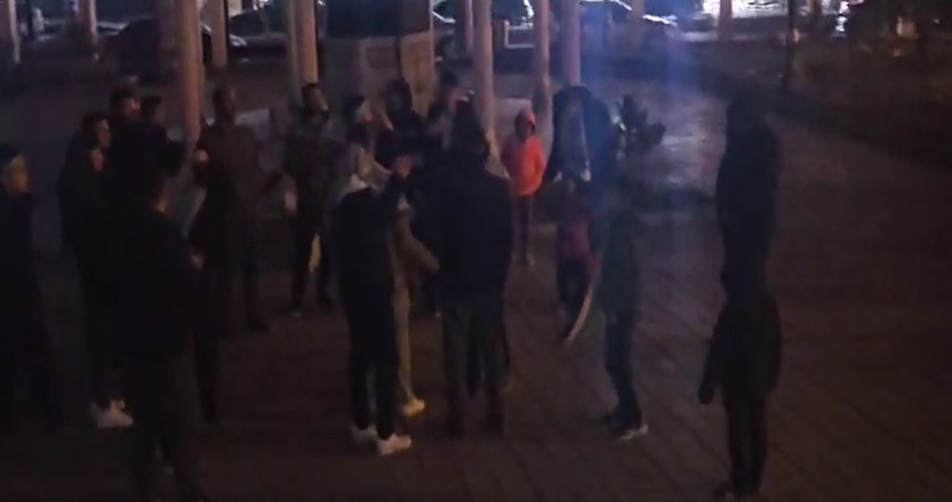 Patnos halkı sokağa indi, direnişe selam gönderdi