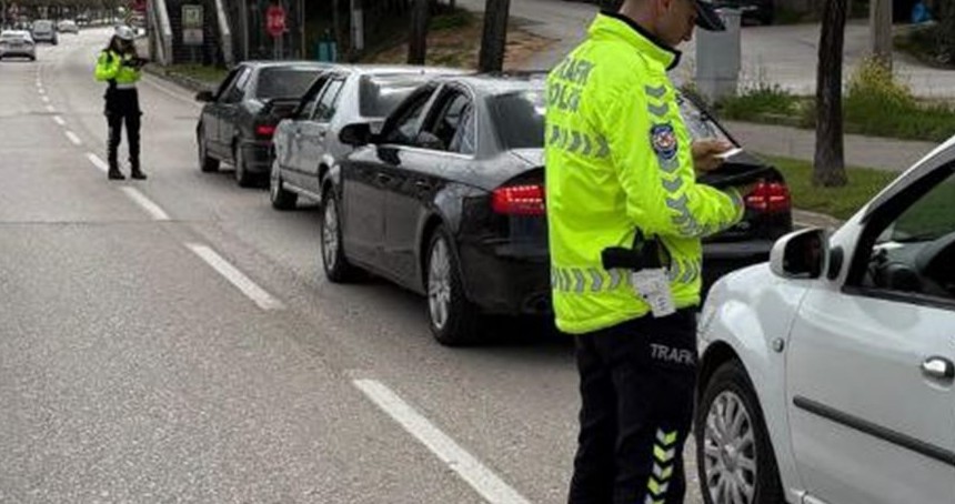 Bursa'da trafik denetimlerinde 10 bin araç sürücüsüne ceza kesildi