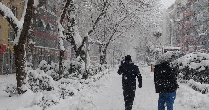 Doğu Anadolu'nun kuzeyinde kar yağışlarına dikkat