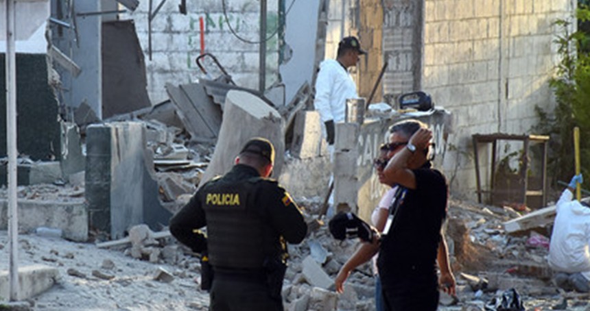Kolombiya'da polis karakoluna bombalı saldırı: 2 ölü, 24 yaralı