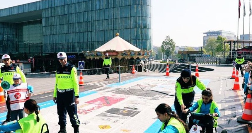 Bursa’da 2 bin kişiye uygulamalı trafik eğitimi verildi