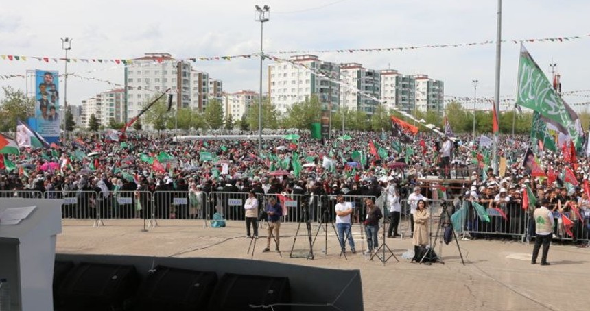 Mevlid-i Nebi mesajı Diyarbakır’dan okundu: Amansız ve orantısız bir savaşın karşılığı ancak kutlu bir direniştir