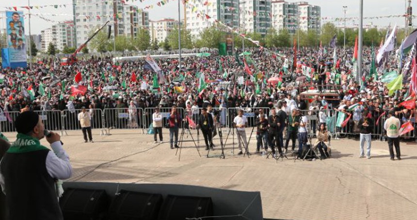 "Bu büyük topluluk ümmetin birleşmesi ve vahdetinin bir çekirdeğidir"